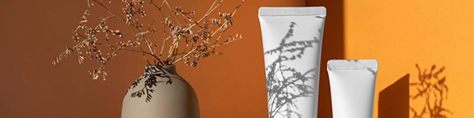 化妆品护肤品面霜玻璃瓶子场景展示样机贴图psd设计素材模版Mockup